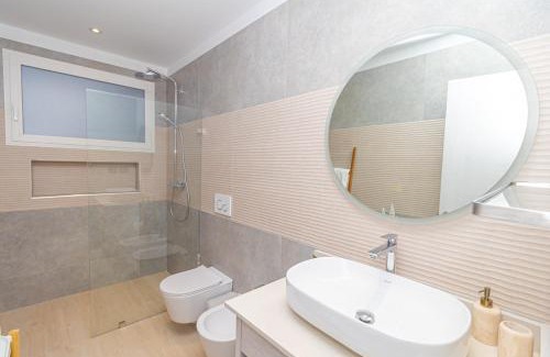 Dominicus Appartement | Luxury 1 BR at Aqua Esmeralda Private Beach Access