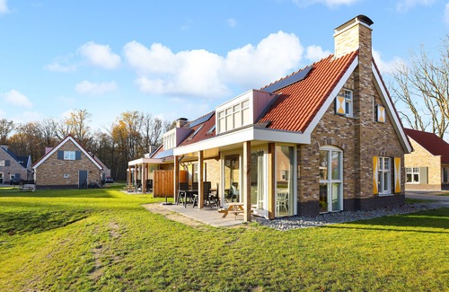 Kaatsheuvel Maison | Luxury 10-person vacation home in the holiday park Landal Kaatsheuvel