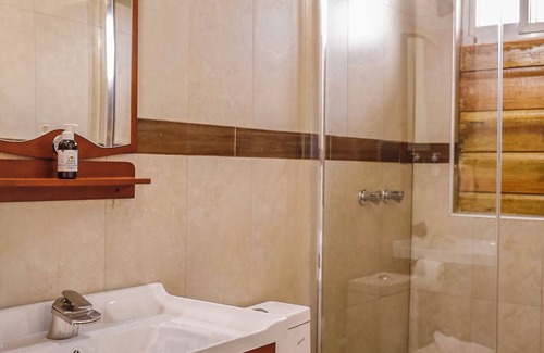 Eastwood Park Lit Et Petit-Déjeuner | Luxury 12-bedroom bed & breakfast with AC, WiFi in lovely Kingston