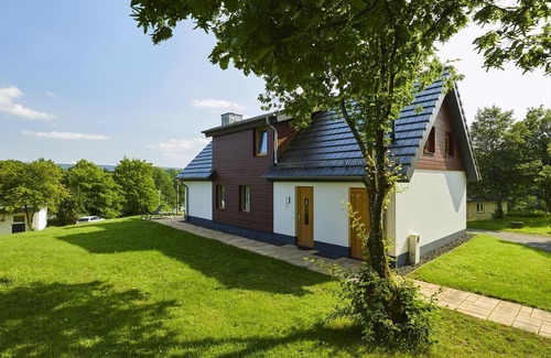 Kell am See Maison | Luxury 12-person bungalow in the holiday park Landal Hochwald