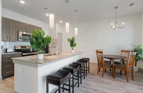 Stony Ridge North Appartement | Luxury 1BD/1BA Next to Airport 2868
