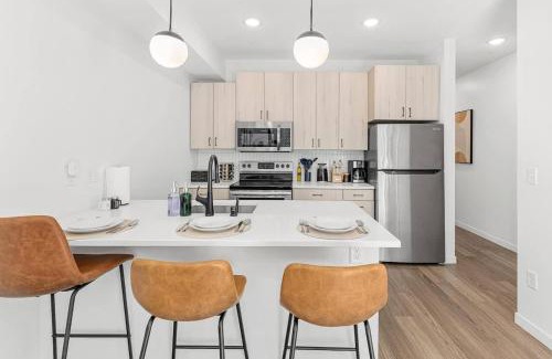 St. Anthony West Appartement | Luxury 1BD DT Roof top Gym Street Parking