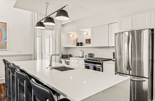 Rittenhouse Row Appartement | Luxury 1BD Rittenhouse Sq. | Hosted By Stay Rafa