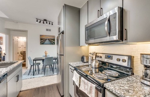 McNeil Appartement | Luxury 1Bedroom Apt with Pool