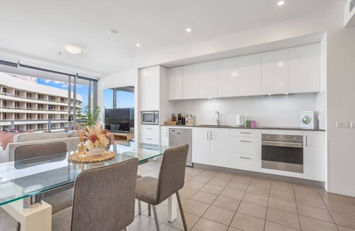 Cairns Central Business District Appartement | Luxury 1BR Apartment @ Harbour Lights Cairns