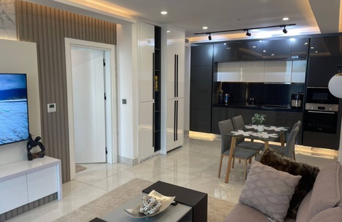 Accra Appartement | Luxury 1BR apartment with Airport View and Infinity pool on rooftop.
