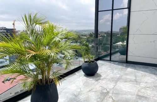 Accra Appartement | Luxury 1BR apartment with Airport View and Infinity pool on rooftop.