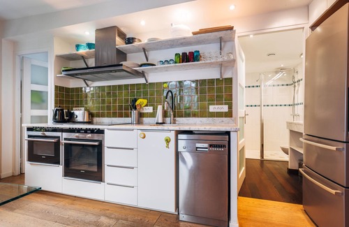 Quartier de la Folie-Mericourt Appartement | luxe 1BR calme cuisine entièrement équipée laveuse / sécheuse a / c