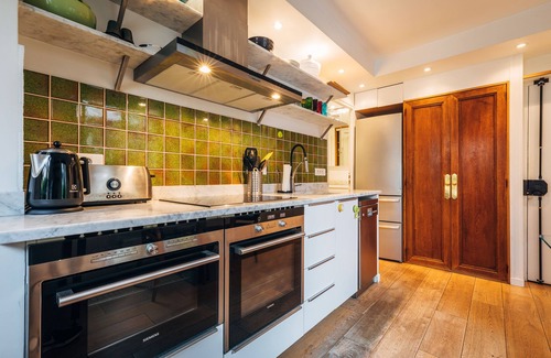 Quartier de la Folie-Mericourt Appartement | luxe 1BR calme cuisine entièrement équipée laveuse / sécheuse a / c
