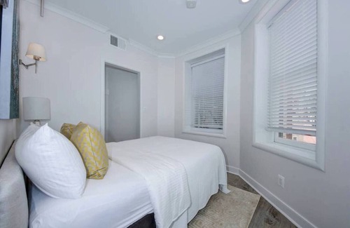 Dupont Circle Lit Et Petit-Déjeuner | Luxury 1BR Suite 1 Dupont / Kalorama