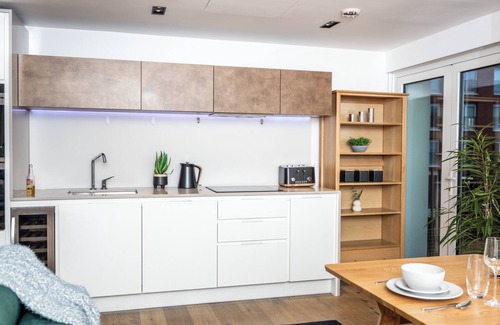Vauxhall Appartement | Luxury 2 BD with Gym Pool Sauna next US embassy and 8 min to London Eye Big Ben