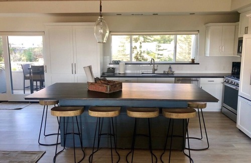 Shell Beach Copropriété | Penthouse de luxe avec 2 chambres et 2 salles de bain à Shell Beach, surplombant la côte avec des balcons enveloppants