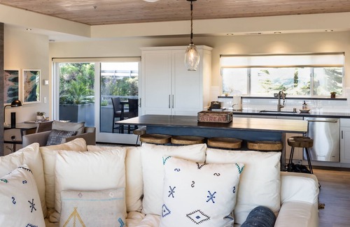 Shell Beach Copropriété | Penthouse de luxe avec 2 chambres et 2 salles de bain à Shell Beach, surplombant la côte avec des balcons enveloppants