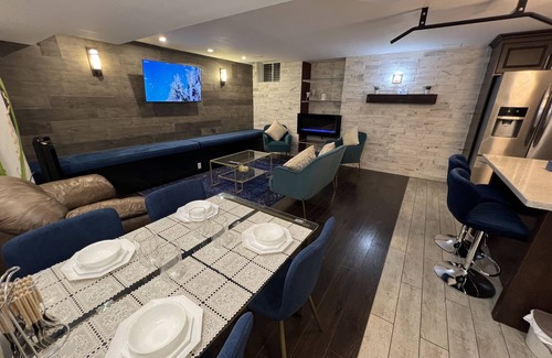 Meadowvale Village Maison | Luxury 2 Bed Room,1.5 Bath, Full Kitchen, Rental Bsmt Unit Near Toronto Airport!