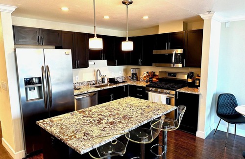 Downtown San Diego Copropriété | Quiet Luxury 2-bedroom Condo with San Diego Marina Views