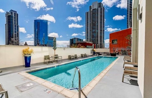 Downtown San Diego Copropriété | Quiet Luxury 2-bedroom Condo with San Diego Marina Views