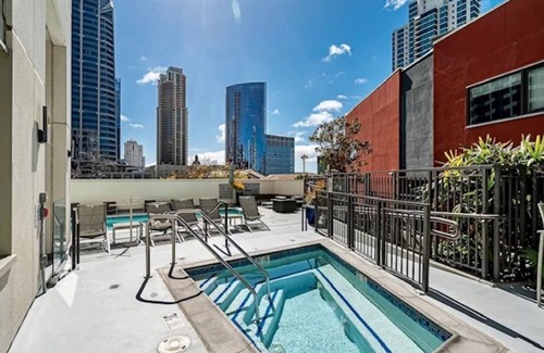 Downtown San Diego Copropriété | Quiet Luxury 2-bedroom Condo with San Diego Marina Views