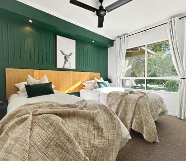Cairns North Appartement | Luxury 2 Bedroom apartment, Treetop views, Resort with 4 swimming pools