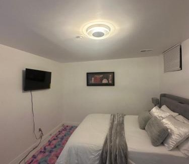 Bowie Appartement | Luxury 2 bedroom basement