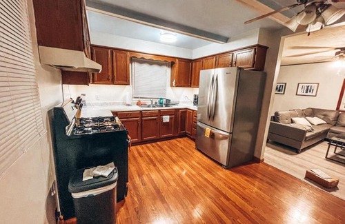 Springfield Maison | Luxury 2 Bedroom Spacious House with Huge Backyard