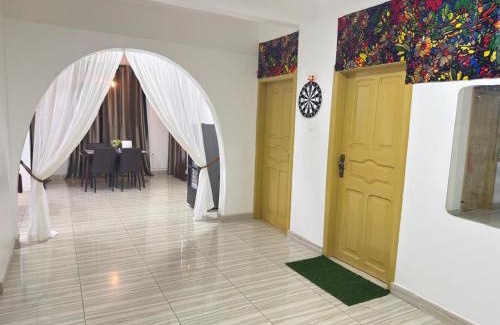 Bono East Region Appartement | Luxury 2-Bedroom Suite in Lapaz