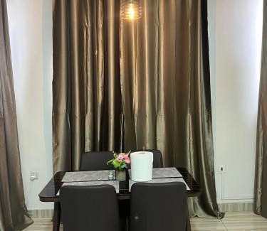 Bono East Region Appartement | Luxury 2-Bedroom Suite in Lapaz