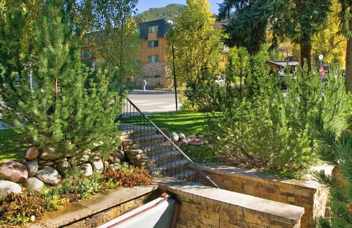 Aspen Copropriété | Condo de luxe 2 BR / 3 BA - # 419 à pied des ascenseurs et du centre-ville