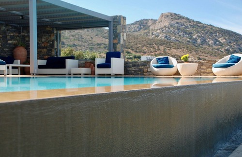 Istron Appartement | Luxe 2 personnes appartement privé ouvert, piscine à débordement, des vues spectaculaires