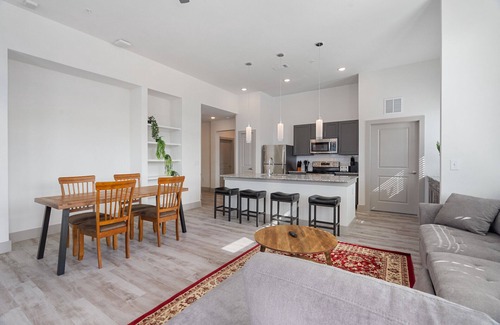 Stony Ridge North Appartement | Luxury 2BD/2BA Next to Airport 8838