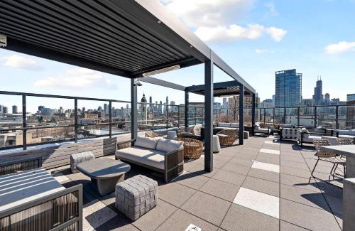 Pulaski Park Appartement | Luxury 2BD-2BA View-Gym-Rooftop