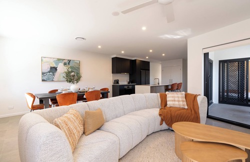 Mount Gravatt East Appartement | Luxury 2BD apartment mountain view free parking walking distance to shopping