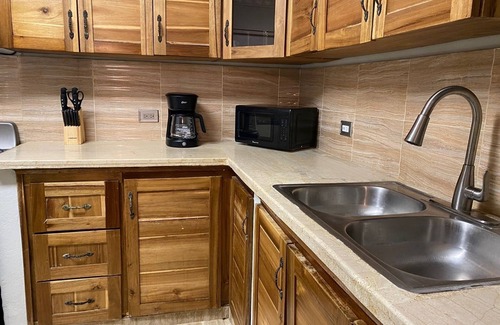 San Cristobal Appartement | Luxury 2BR 2BA APT W. AC & Garage