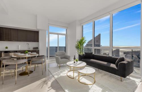 Humber Bay Appartement | *Luxury 2BR-2BA, High Floor, Unobstructed Lake View*