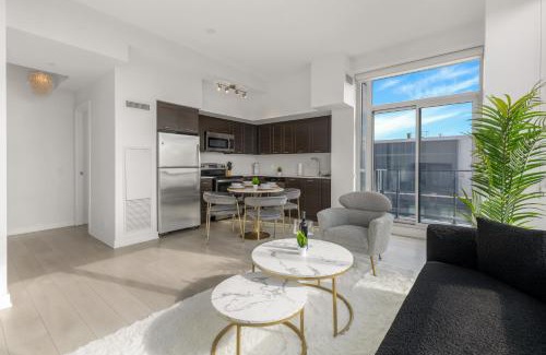 Humber Bay Appartement | *Luxury 2BR-2BA, High Floor, Unobstructed Lake View*