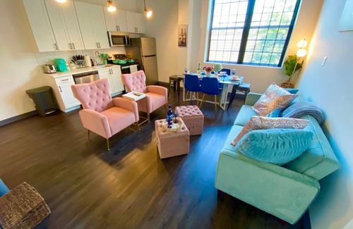 Newark Appartement | ⭐️Luxury 2BR LOFT W/King BD near NYC & 🇺🇸Dream Mall🛍