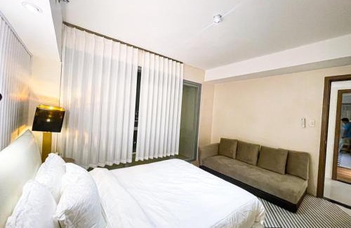 Baclaran Appartement | Luxury 2BR Penthouse across City of Dreams