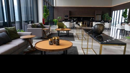 George Town Appartement | Luxury 2BR SunnySuite Sky Pool Breathtaking Views