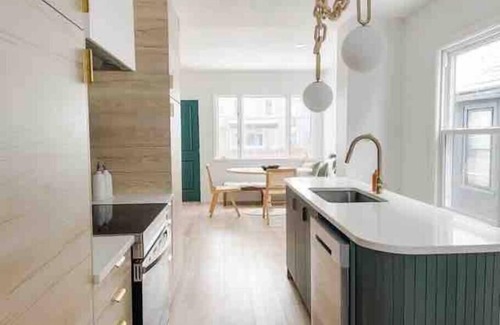 Rochester Maison | *Luxury 3 Bed 2.5 Bath / Prime Park Ave. Location*