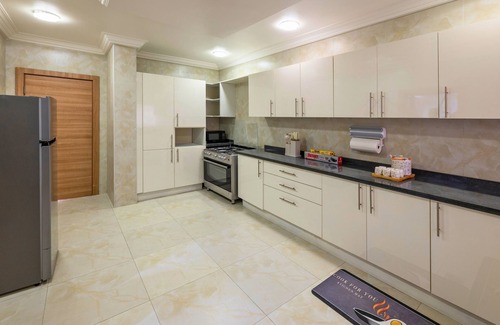 Ikoyi Appartement | Luxury 3-Bed Apartments in Ikoyi, with Pool, Gym, & Near Lagos' Top Attractions!