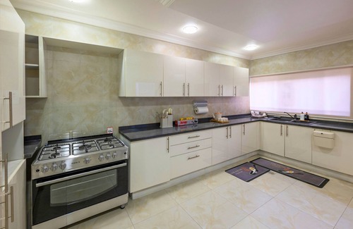 Ikoyi Appartement | Luxury 3-Bed Apartments in Ikoyi, with Pool, Gym, & Near Lagos' Top Attractions!