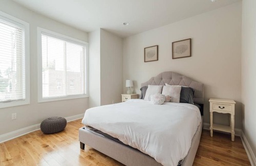 South Philadelphia Maison | Luxury 3 bed near PENN / CHOP with skyline view!
