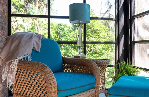 Lewis Mountain Maison | Luxury 3-bedroom House at UVA - Outdoor Fireplace