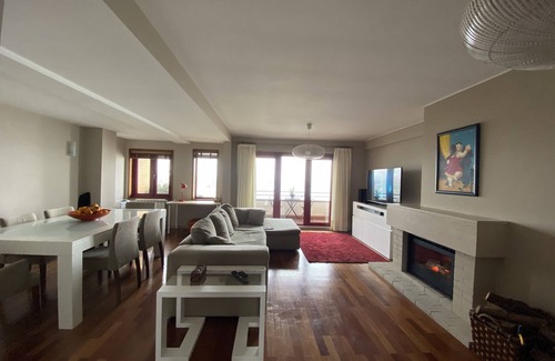 Aldoar Appartement | Luxury 3 bedroom beach front flat