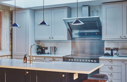 Cheltenham Maison | Spacious Cotswold Cottage with Free Gym and EV Charging