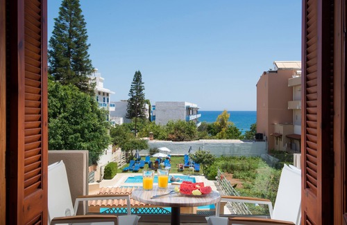 Hersonissos Centre Appartement | Luxe 3 BR, 120 m². maison dans le centre de Hersonissos, à 1 minute de la mer.