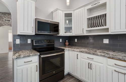 Suncliff Maison | Luxury 3-br Home with Pool & Outdoor BBQ Area