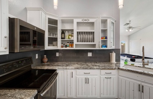 Suncliff Maison | Luxury 3-br Home with Pool & Outdoor BBQ Area