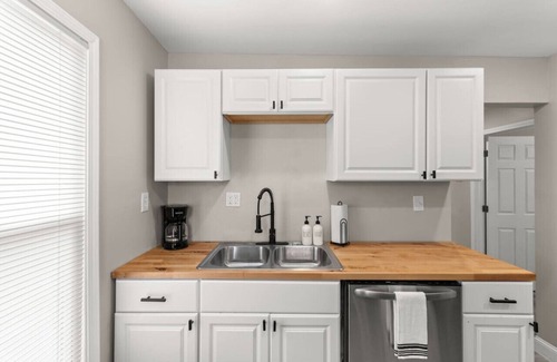 Hough Appartement | Luxury 3BR Apt Near Cleveland Clinic w/Parking