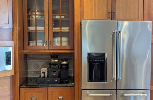 Central Business District Copropriété | Luxury 3BR Downtown Kalamazoo Penthouse + Private Parking & Walkable