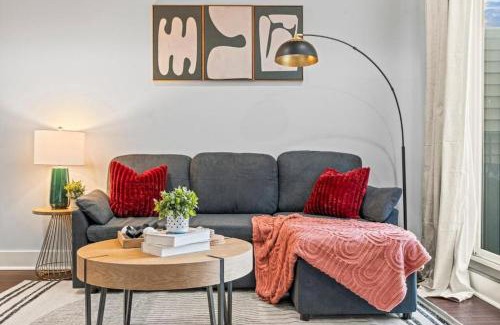 Fairmount Appartement | Luxury 3BR Rooftop Retreat , Walk to MET and Metro! Free Parking